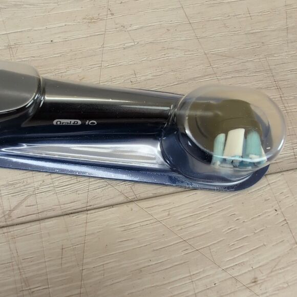 Lot of 8 Oral-B iO Ultimate Clean Replacement Electric Toothbrush Heads  OEM - Picture 5 of 6